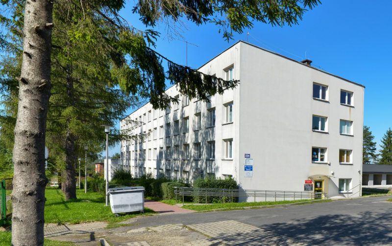 Zdjęcie budynku Ośrodka Pomocy Społecznej w Andrychowie przy ul. Starowiejskiej 22 B