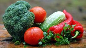 Warzywa: brukuł, ogórek, pomidory, papryka