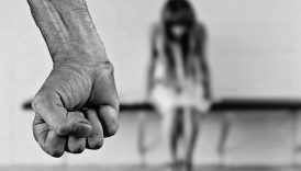 Czytaj więcej o: „Dziecko w kryzysie. Psychologiczne skutki przemocy domowej”